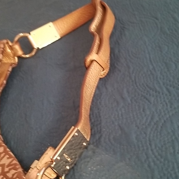 DKNY Gold signature hobo and wallet - Picture 3 of 12